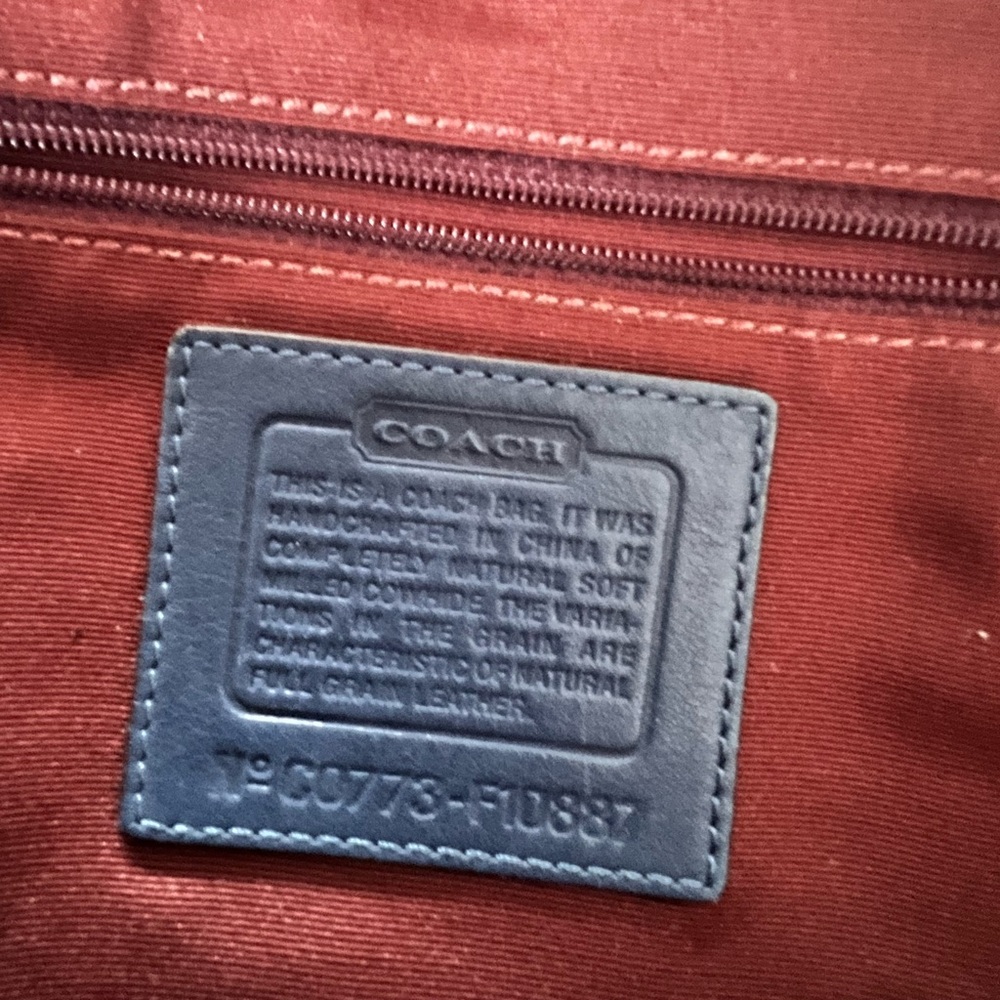 Coach Navy and Brown pebble Leather bag. Matching wristlet and Coach bow. - Picture 6 of 11